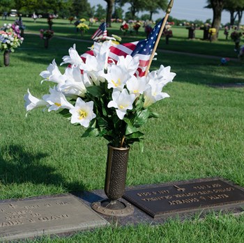 Flowers and flag in permanent vase example - double marker